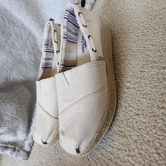 TOMS White Canvas Slip-On Shoes - Picture 3 of 4